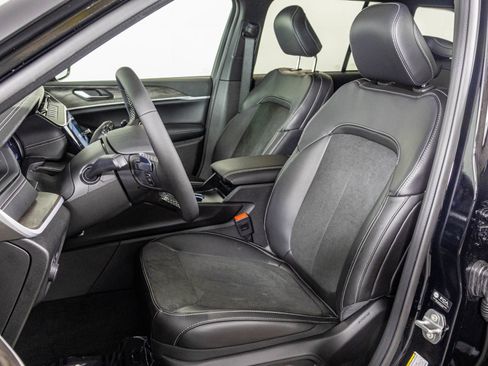 New 2026 Jeep Grand Cherokee Altitude image 23