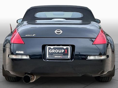 Used 2008 Nissan 350Z Touring RWD image 4