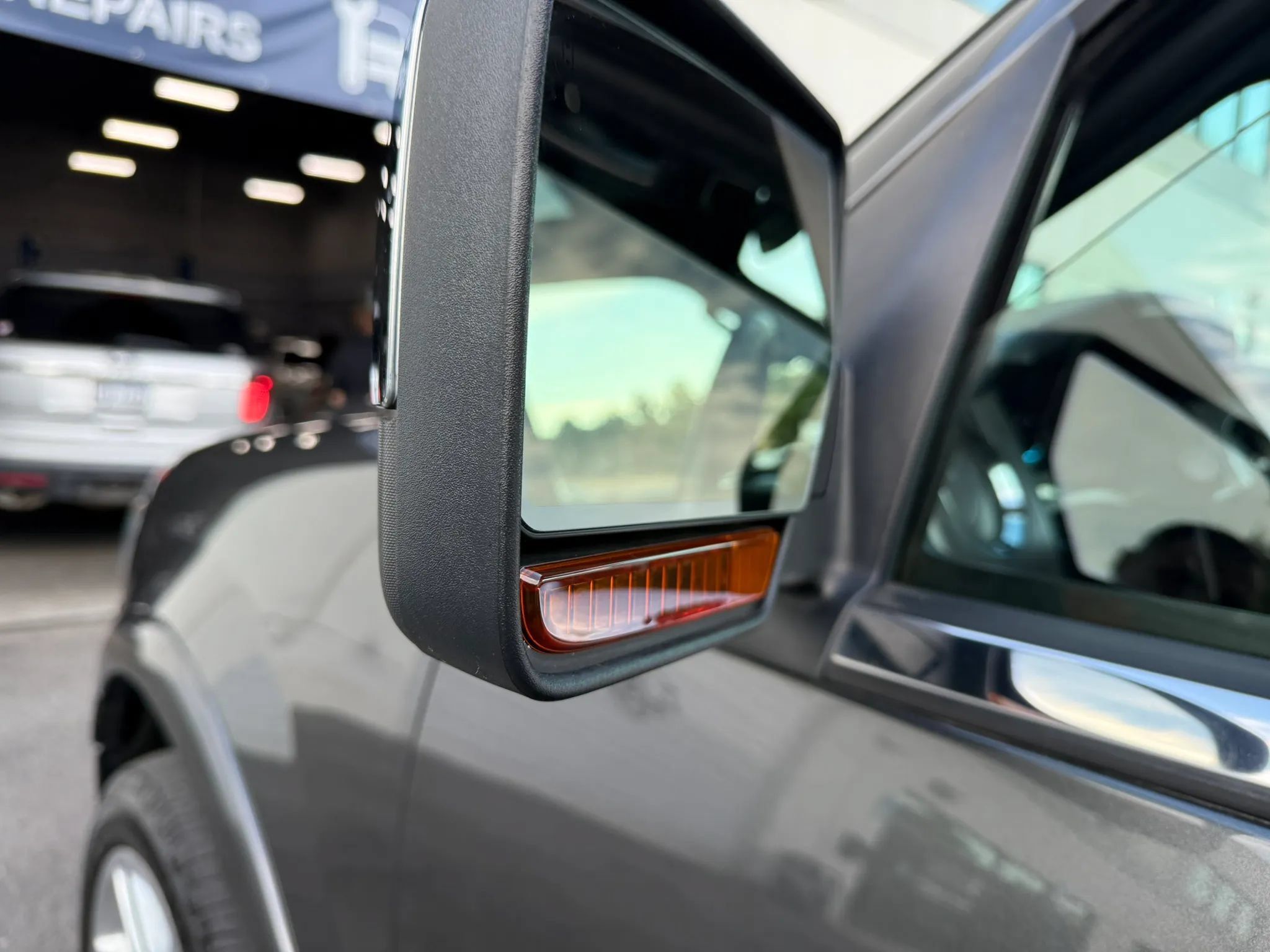 Used 2017 Ford Expedition EL Platinum AWD/4WD image 17
