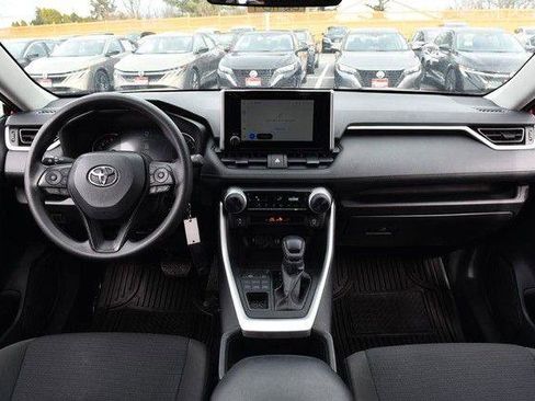 Used 2024 Toyota RAV4 LE image 8