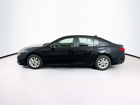 Used 2025 Toyota Camry LE image 4