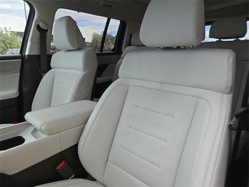 New 2025 Hyundai Santa Fe Calligraphy image 17