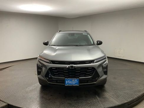 New 2026 Chevrolet Trax ACTIV w/ Sunroof Package FWD image 2