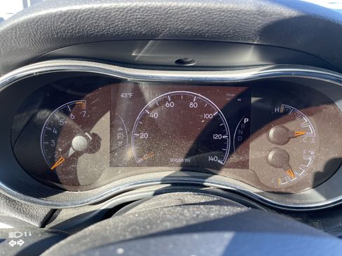 Used 2020 Jeep Grand Cherokee Limited w/ Luxury Group II image 17