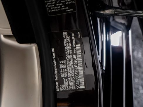 Used 2017 Rolls-Royce Dawn image 55