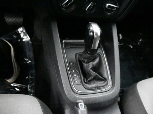 Used 2017 Volkswagen Jetta S w/ Jetta S Cold Weather Package FWD image 14