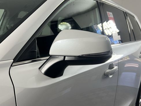 New 2024 Toyota Grand Highlander XLE image 13