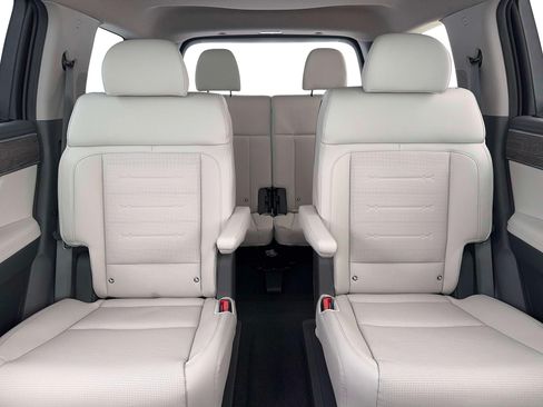 New 2026 Hyundai Santa Fe Limited FWD image 35