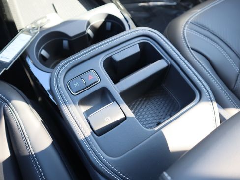 New 2025 Ford Mustang Mach-E Premium image 31