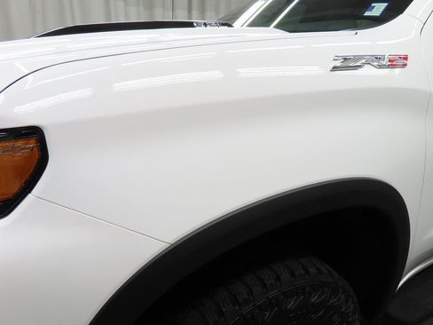 Used 2025 Chevrolet Silverado 1500 ZR2 w/ Technology Package image 52