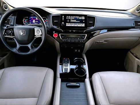 Used 2019 Honda Pilot Touring image 15