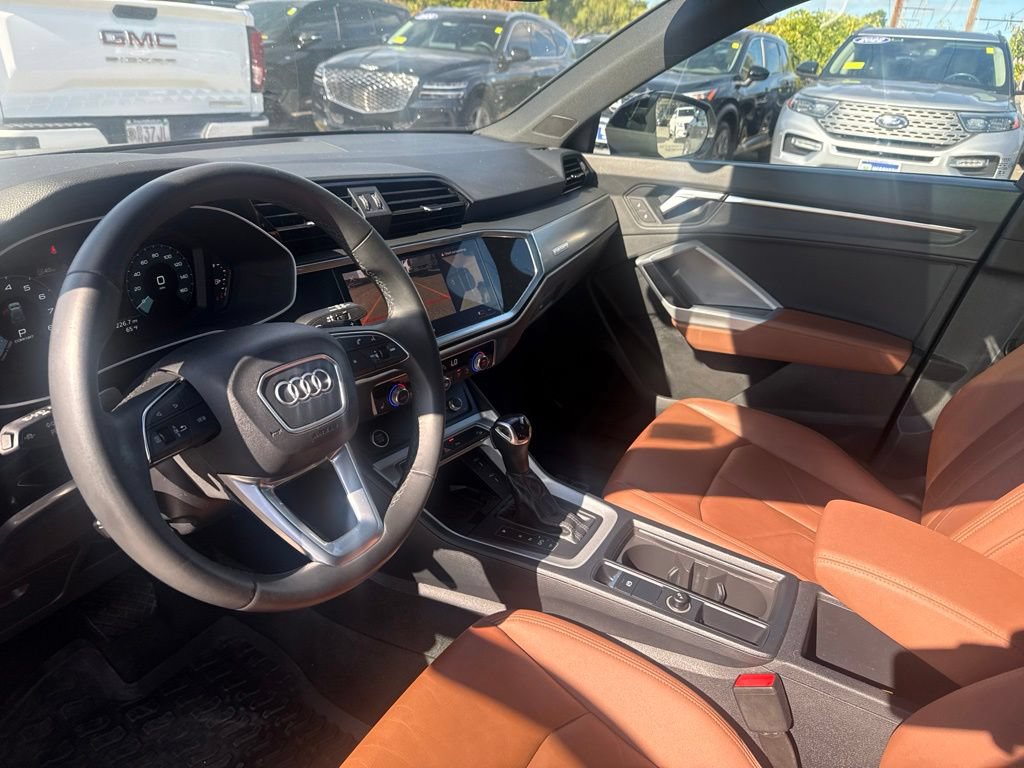 Used 2023 Audi Q3 2.0T Premium Plus w/ Premium Plus Package AWD/4WD image 17