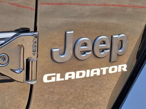 Used 2022 Jeep Gladiator Overland AWD/4WD image 20