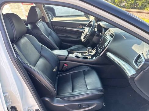 Used 2023 Nissan Maxima SL FWD image 32