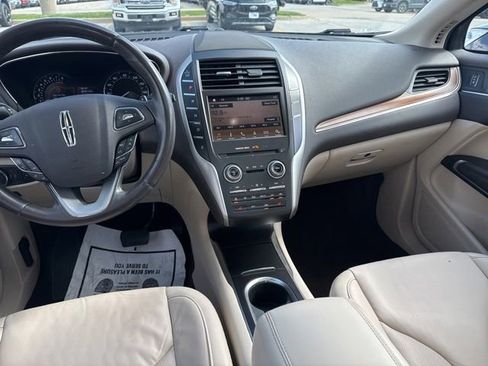 Used 2019 Lincoln MKC Select w/ Select Plus Package AWD/4WD image 23