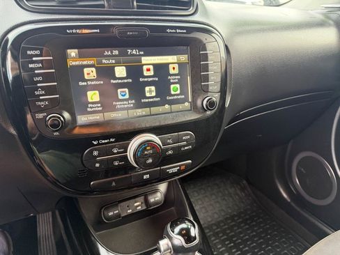 Used 2016 Kia Soul + w/ Audio Package FWD image 35