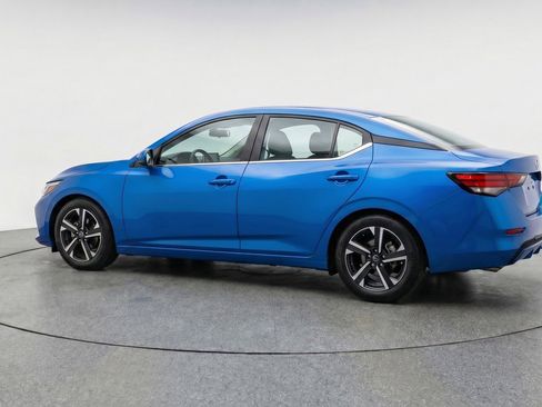 Used 2025 Nissan Sentra SV image 6