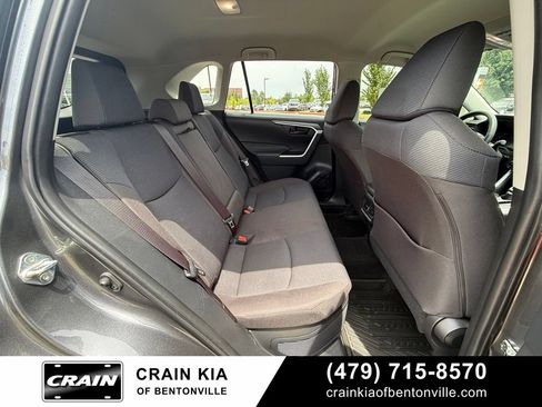 Used 2025 Toyota RAV4 LE AWD/4WD image 31