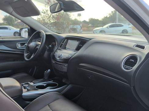 Used 2020 INFINITI QX60 Luxe w/ Essential Package FWD image 30