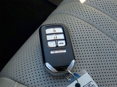 Certified 2018 Honda Accord Touring image 30