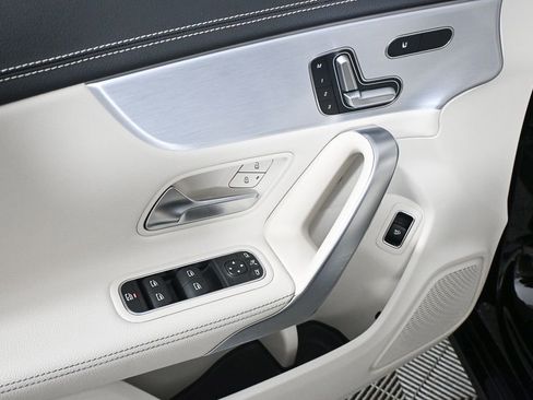 Used 2023 Mercedes-Benz CLA 250 image 8