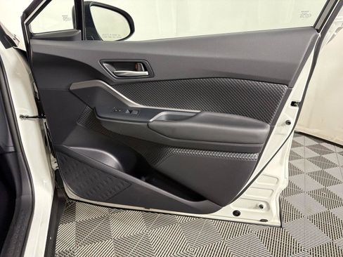 Used 2021 Toyota C-HR LE FWD image 10