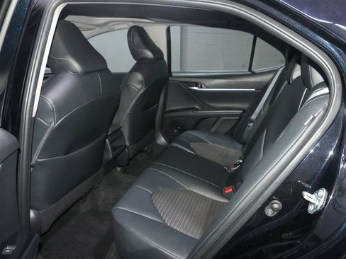 Used 2020 Toyota Camry SE w/ Convenience Package FWD image 27