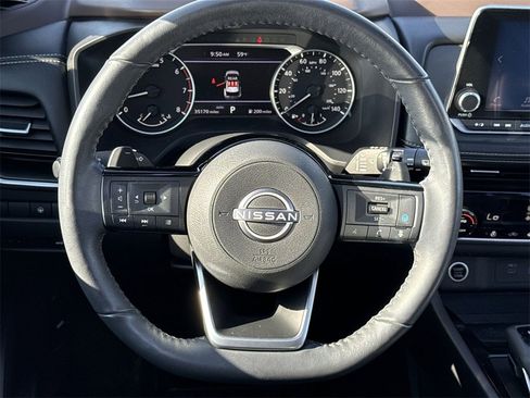 Used 2023 Nissan Rogue SV w/ SV Premium Package image 11