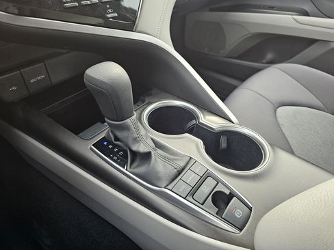 Used 2024 Toyota Camry LE w/ Convenience Package image 26