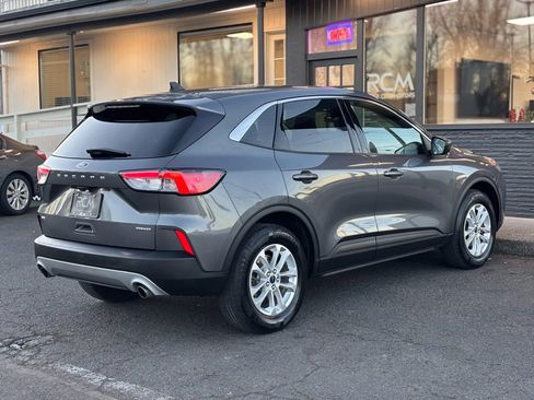 Used 2021 Ford Escape SE image 6