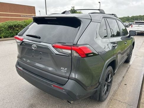 Used 2021 Toyota RAV4 XLE AWD/4WD image 3