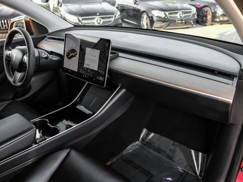 Used 2021 Tesla Model Y 2WD image 10