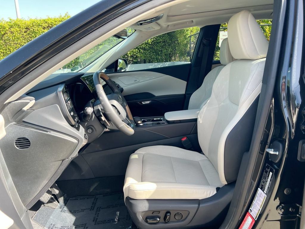 Certified 2024 Lexus RX 350 FWD w/ Convenience Package image 12