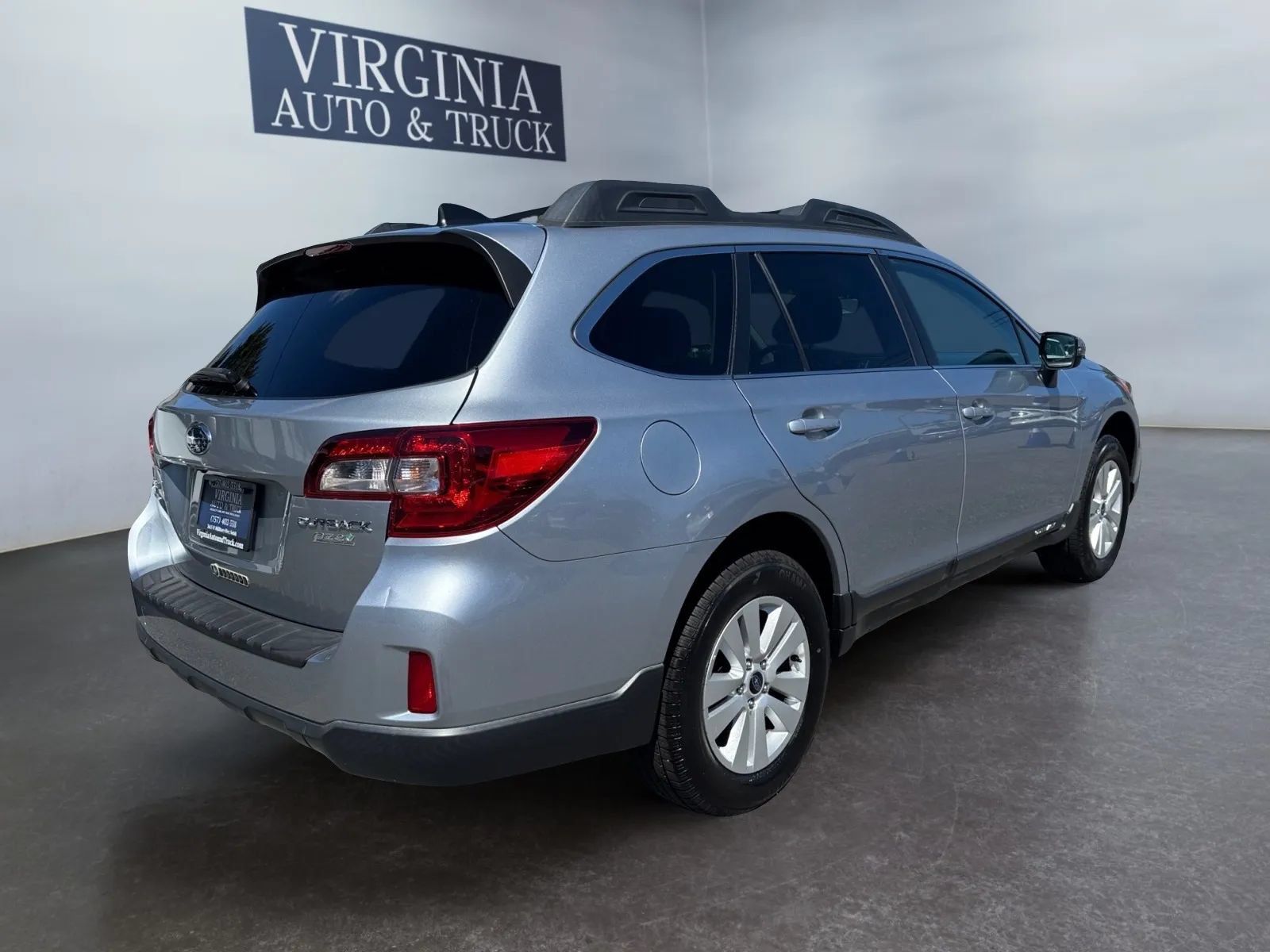 Used 2017 Subaru Outback 2.5i Premium AWD/4WD image 8