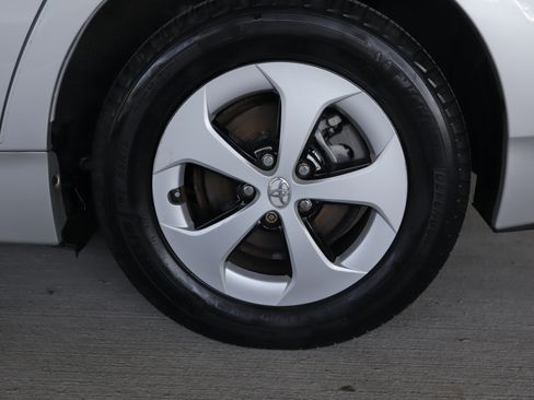 Used 2015 Toyota Prius Three w/ Solar Roof Package FWD image 27