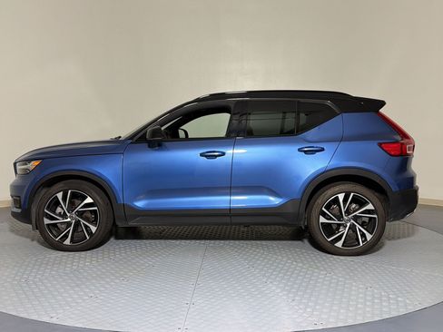 Used 2020 Volvo XC40 T5 R-Design AWD/4WD image 2