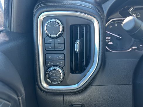 Certified 2021 GMC Sierra 1500 SLT w/ X31 Off-Road Package AWD/4WD image 33