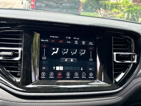 New 2024 Dodge Durango SXT w/ 3rd Row Seating Group image 13