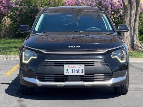 Used 2024 Kia Niro EX image 2