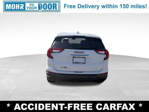 Used 2024 GMC Terrain SLE image 4