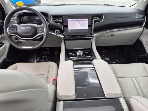 Certified 2024 Jeep Wagoneer 4WD w/ Premium Group I image 24