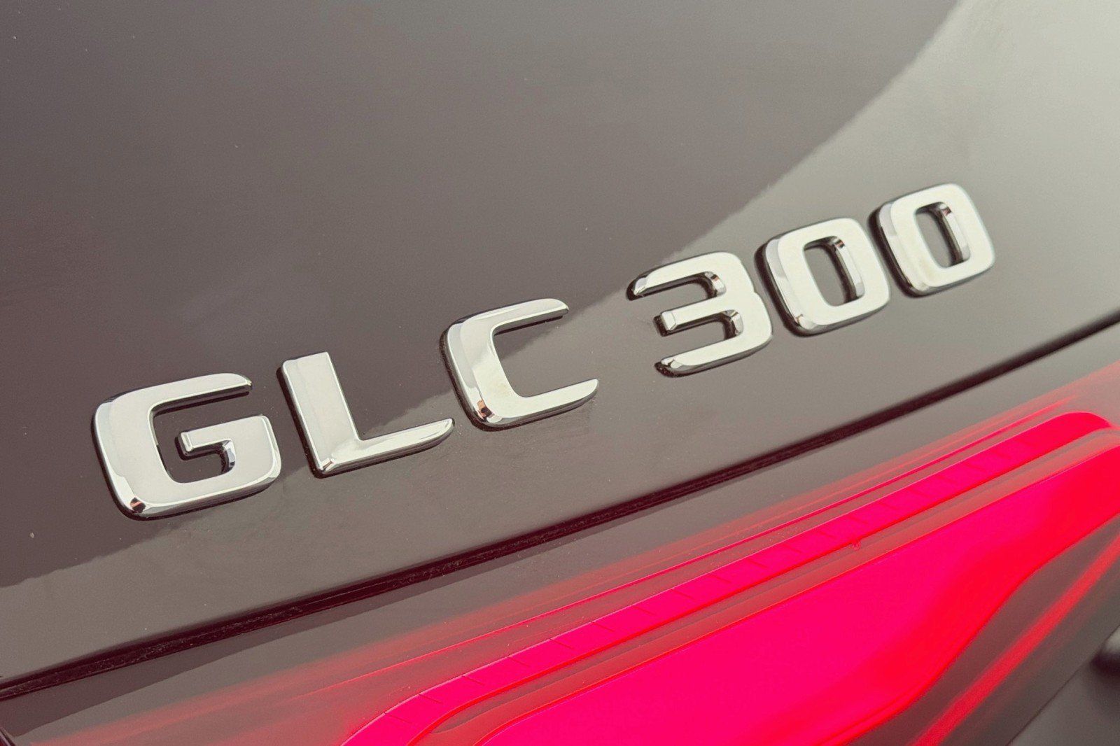 Used 2024 Mercedes-Benz GLC 300 4MATIC image 9