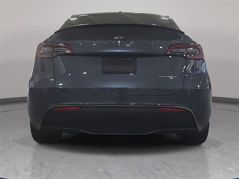Used 2023 Tesla Model Y Long Range image 7