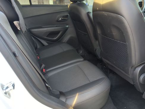 Used 2020 Chevrolet Trax LT w/ Driver Confidence Package image 25