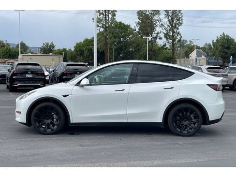 Used 2025 Tesla Model Y Long Range AWD/4WD image 3
