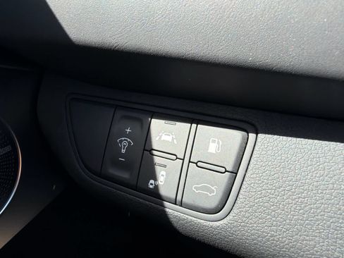 Used 2021 Genesis G70 2.0T w/ Elite Package image 23