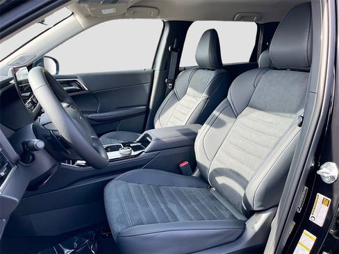 New 2026 Mitsubishi Outlander SE image 21