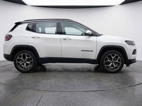 Used 2025 Jeep Compass Limited AWD/4WD image 11