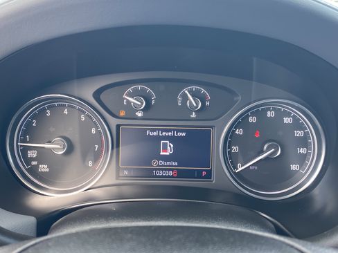 Used 2020 Buick Enclave Essence image 29