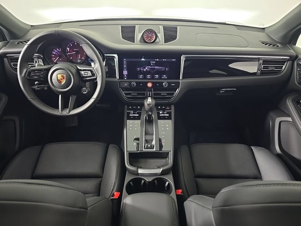 Certified 2026 Porsche Macan Turbo AWD/4WD image 28